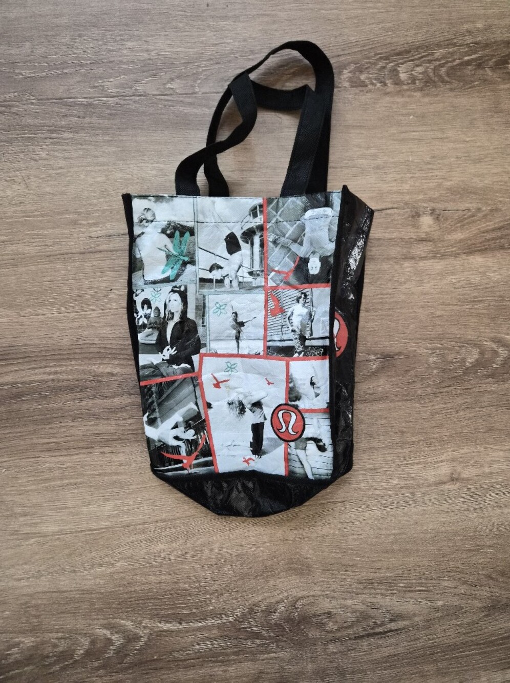 lululemon athletica Black Graphic Panel reusable bag with Red Accents